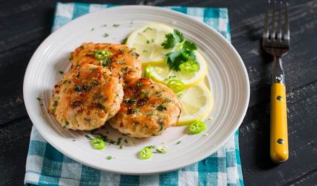 Diet cutlets will stave off hunger on a low-carb diet