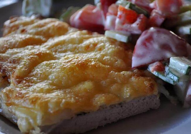 Following a low-carb diet, you can cook veal with cottage cheese in the oven. 